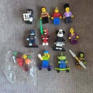12 Lego minifigures as-is condition